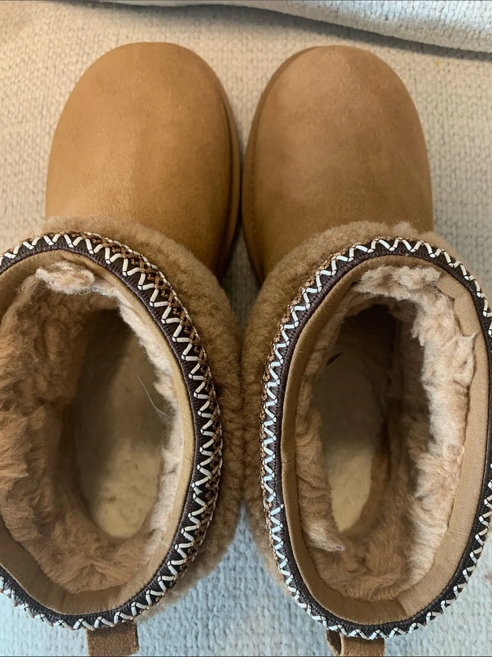 UGG Classic Ultra Mini Maxi Curly Chestnut Size 10